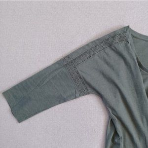 SALE! Gap ♡ lace trim shirt